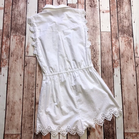 Kimchi Blue UO Collared Shorts Romper Lace Trim - Picture 7 of 8